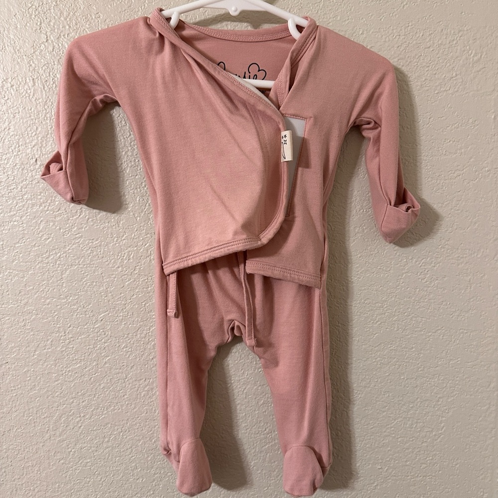 Bonsie skin to skin newborn outfit